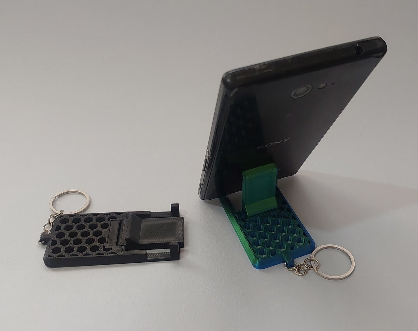 מחזיק מפתחות מעמד לטלפון